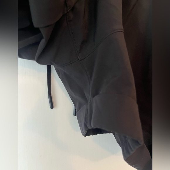 Lululemon Black Spring Break Away 4- Way Stretch 3” Shorts Size 4 - Picture 9 of 10